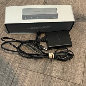 Bose SoundLink Mini in Silver and Black